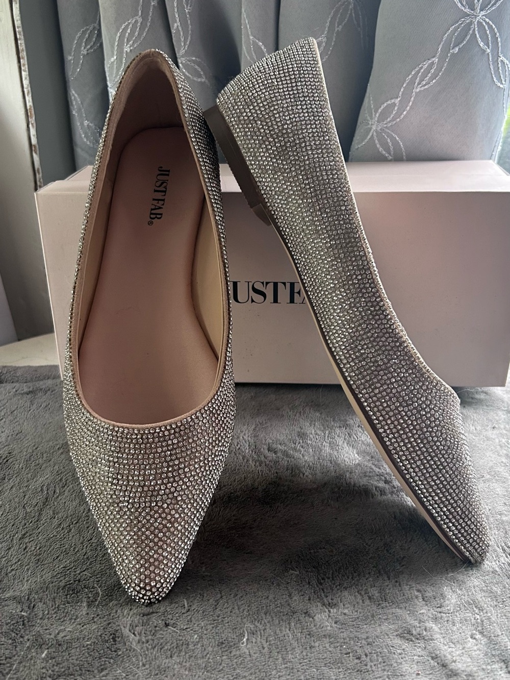🔲NEW! JustFab Krissy Rhinestone Flats- Silver Crystal-Embellished Pointed Flats